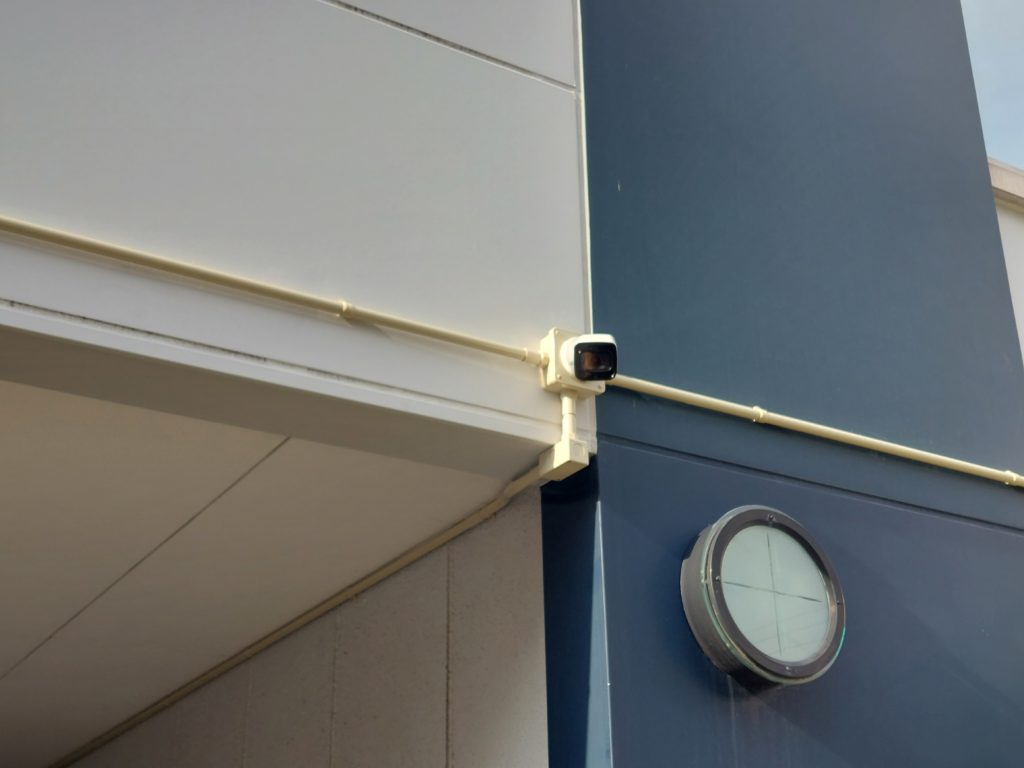 建物前面部カメラ