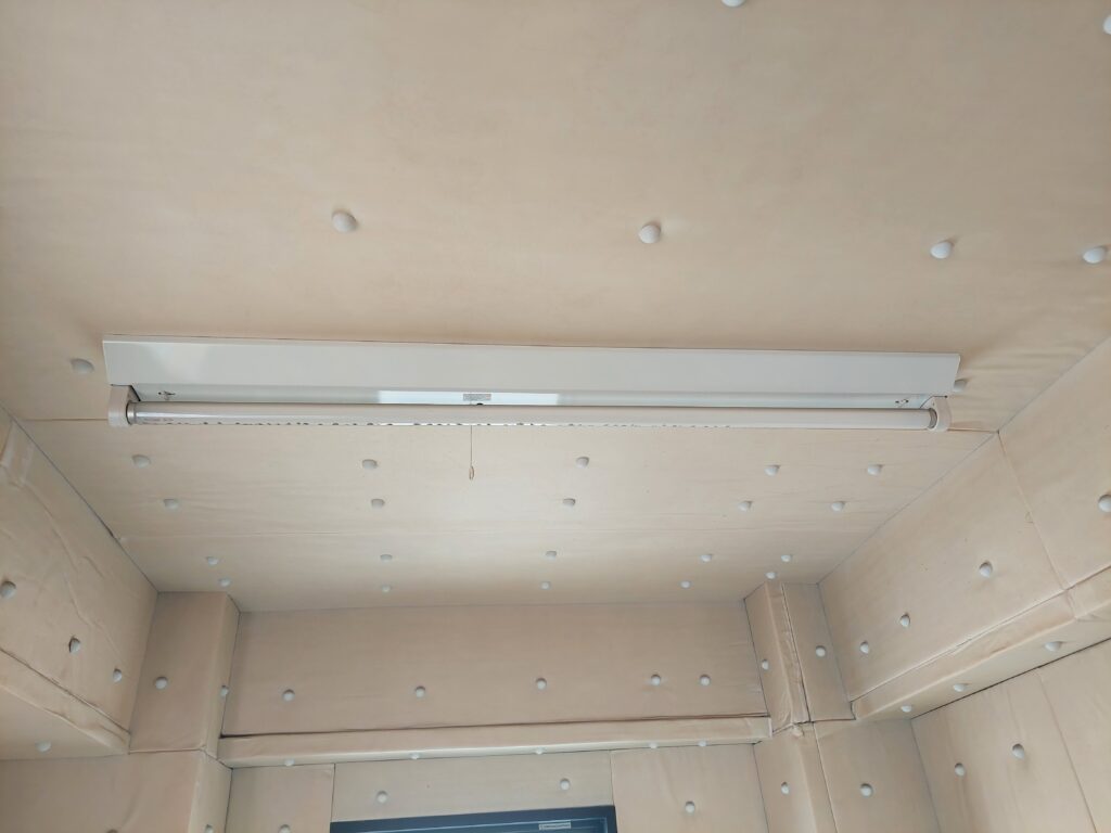 機械室　施工前