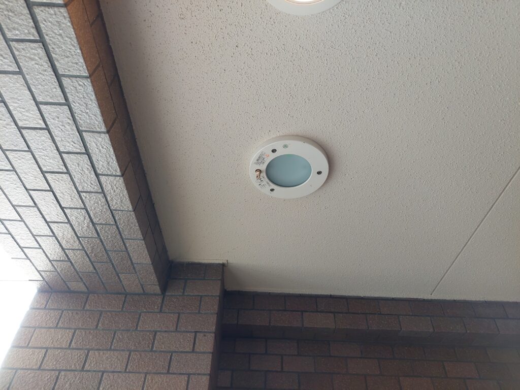 エレベーター前　施工前