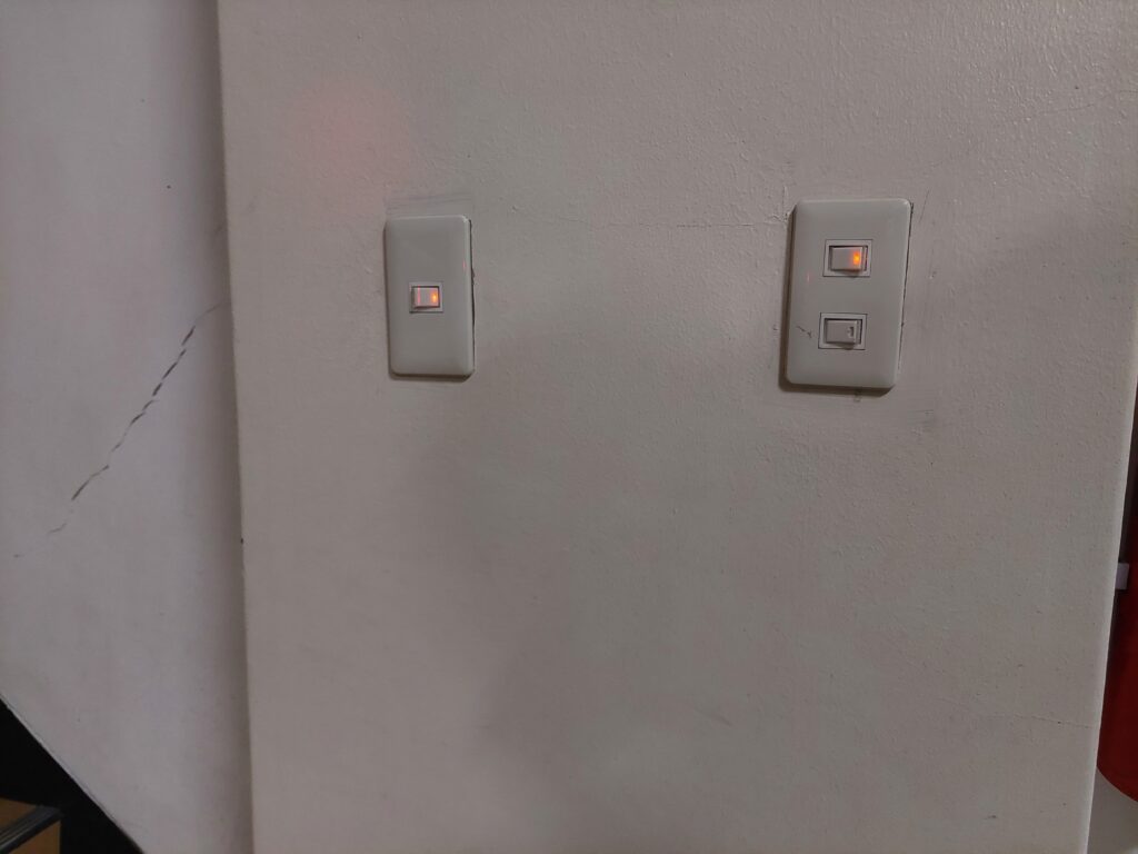 スイッチ　施工前