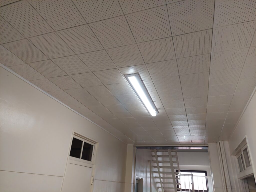 センサー付き照明器具