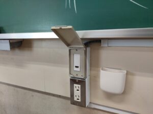 神戸市西区　HDMIケーブル入替